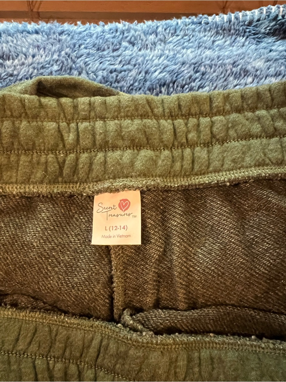 Olive Green Leopard Print Pullover Top and matching joggers Lounge outfit - Picture 3 of 4